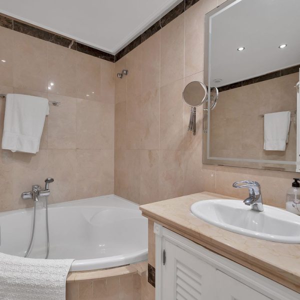 Beautiful seaside Apartment for Sale in Dominion Beach (16)