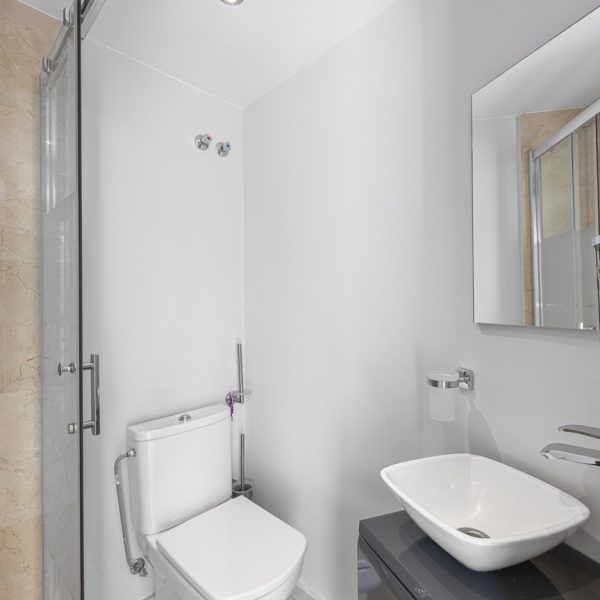 Spacious-Ground-Floor-Apartment-for-Sale-in-Dominion-Beach (2)