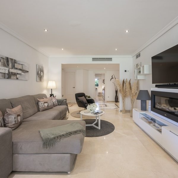 Spacious-Ground-Floor-Apartment-for-Sale-in-Dominion-Beach (4)