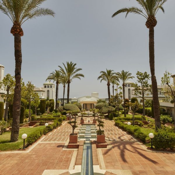 fantastic-frontline-beach-apartment-for-sale-in-dominion-beach