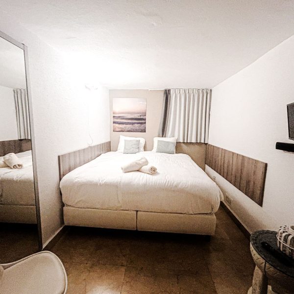 elegant-townhouse-with-5-bedrooms-for-sale-in-dominion-beach-estepona (9)