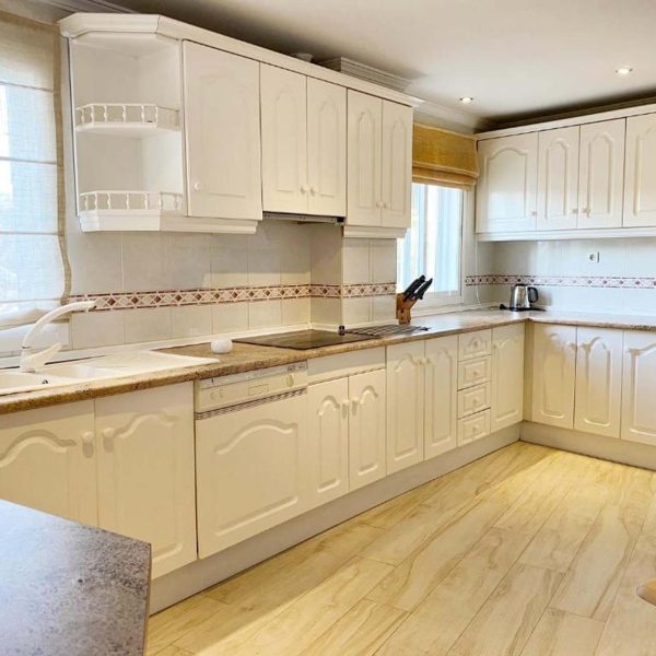 ground floor apartment in dominion beach estepona 20