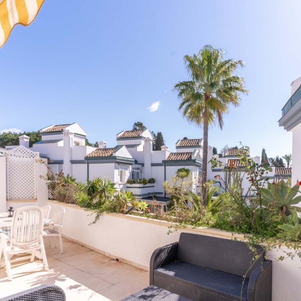 middle floor apartment for sale in dominion beach estepona 3